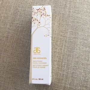 arbonne RE9 Advanced smoothing facial cleaner
